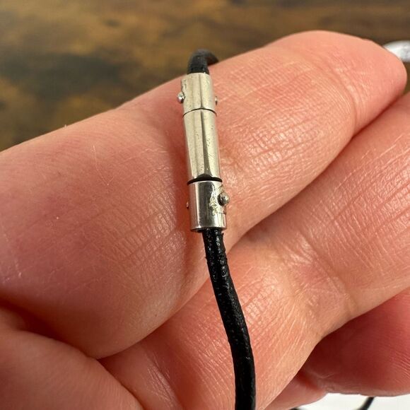 Gucci Female Gender Symbol Sterling Silver Pendant Leather Cord Necklace 16” - Picture 8 of 9